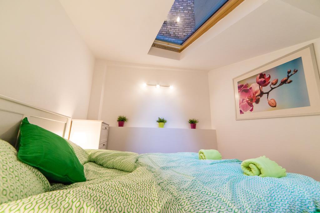 קרקוב Quiet & Cosy Apt In The Heart Of Old Cracow מראה חיצוני תמונה