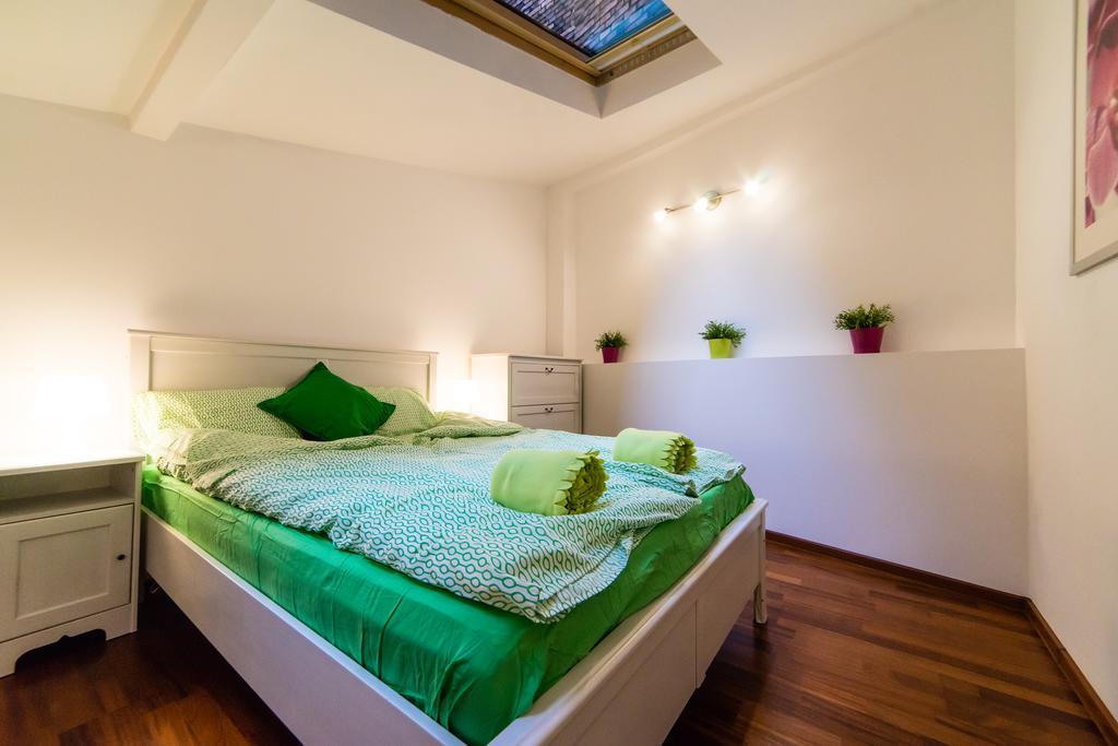 קרקוב Quiet & Cosy Apt In The Heart Of Old Cracow מראה חיצוני תמונה