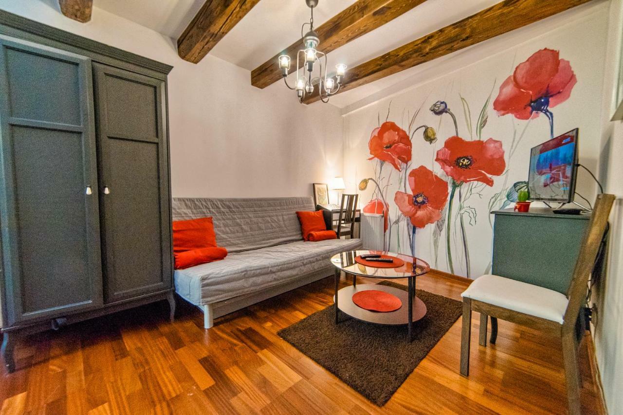 קרקוב Quiet & Cosy Apt In The Heart Of Old Cracow מראה חיצוני תמונה